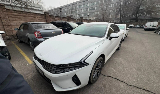Kia K5 2023 года