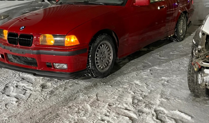 BMW 3 серия 1990 года