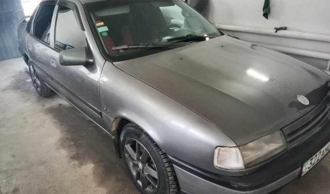 Opel Vectra 1990 года