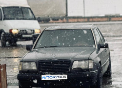 Mercedes-Benz E-Класс 1994 года