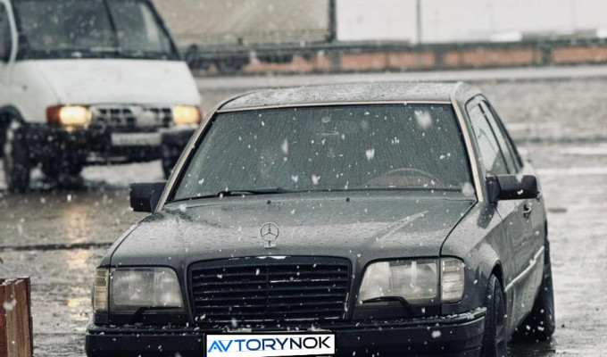 Mercedes-Benz E-Класс 1994 года