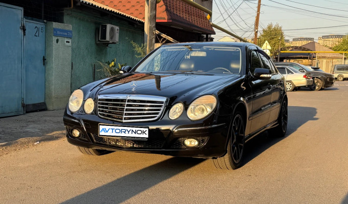 Mercedes-Benz E-Класс 2004 года