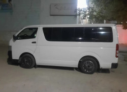 Toyota Hiace 2012 года