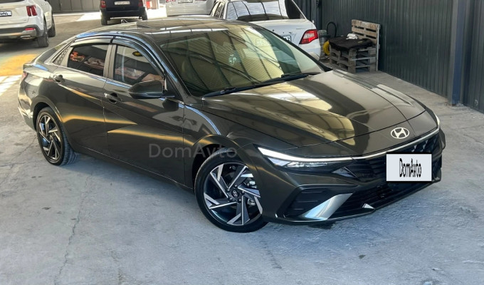 Hyundai Elantra 2024 года