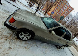 Mercedes-Benz E-Класс 1989 года
