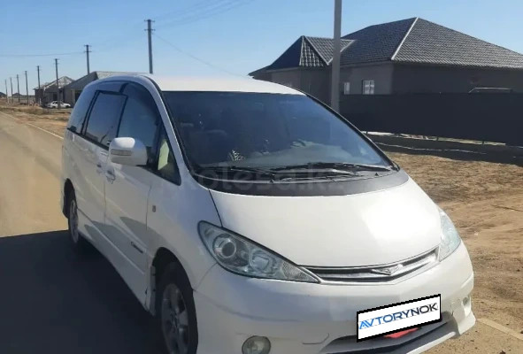 Toyota Estima 2004 года