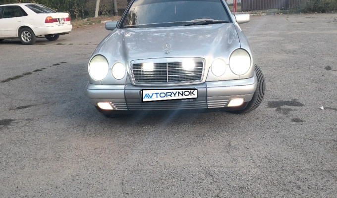 Mercedes-Benz E-Класс 1998 года