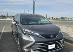 Toyota Sienna 2021 года