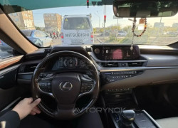 Lexus ES 2019 года