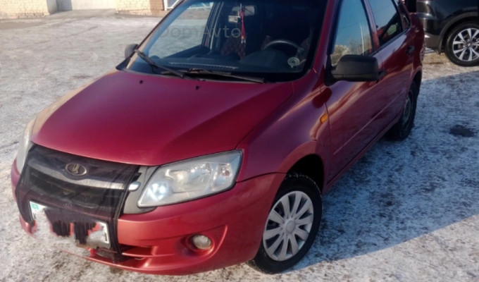 ВАЗ (Lada) Granta 2013 года