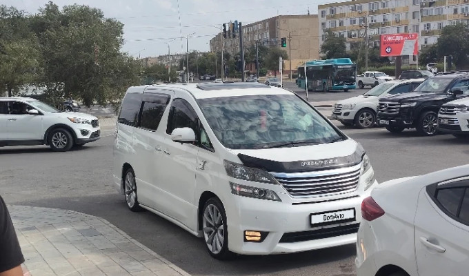 Toyota Vellfire 2009 года