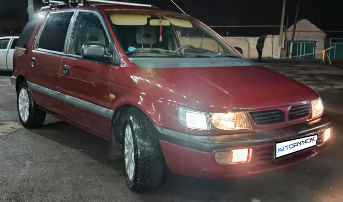Mitsubishi Space Wagon 1998 года