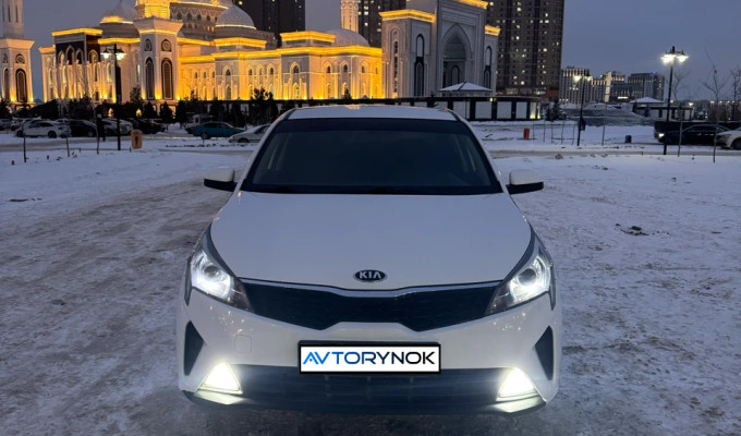 Kia Rio 2021 года