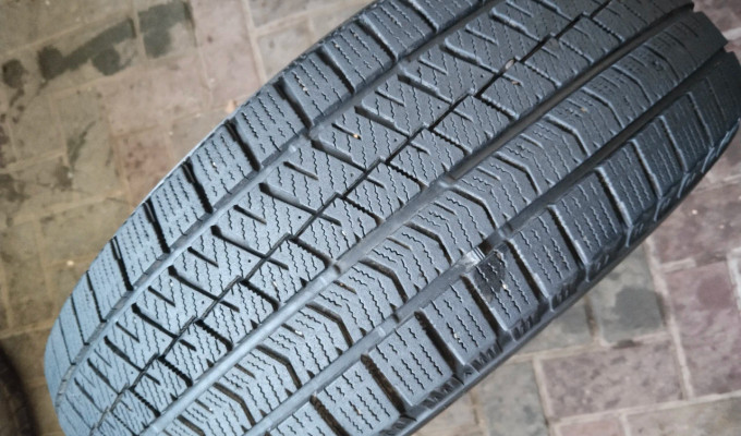 215.65.R16-есть 1шт.Bridgestone Blizzak VRX2