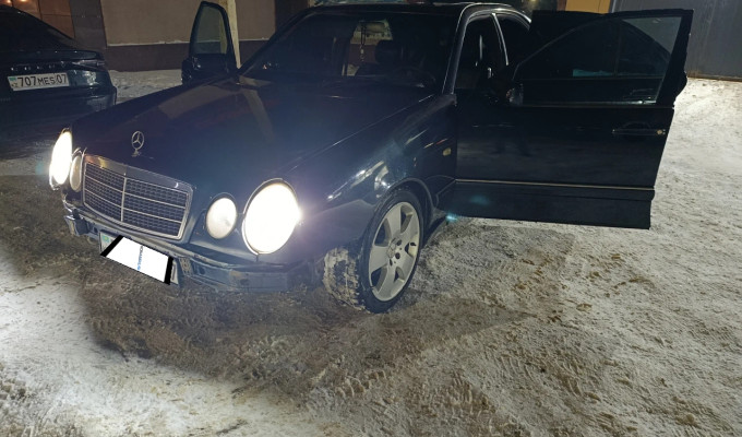 Mercedes-Benz E-Класс 1996 года