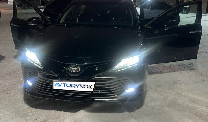 Toyota Camry 2020 года