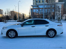 Toyota Camry 2020 года