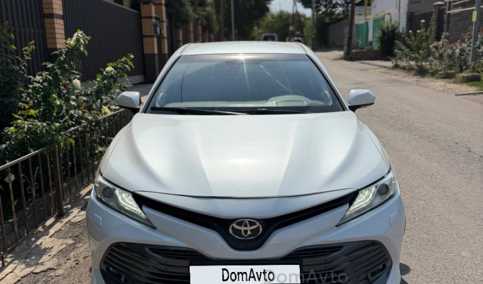 Toyota Camry 2018 года