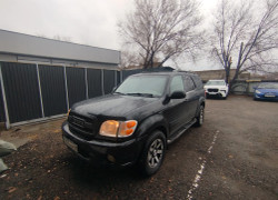 Toyota Sequoia 2002 года