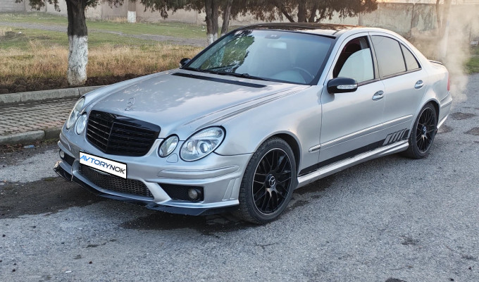 Mercedes-Benz E-Класс 2004 года