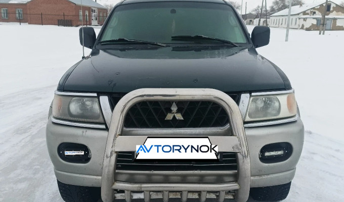 Mitsubishi Montero Sport 2000 года