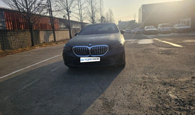 BMW 5 серия 2024 года