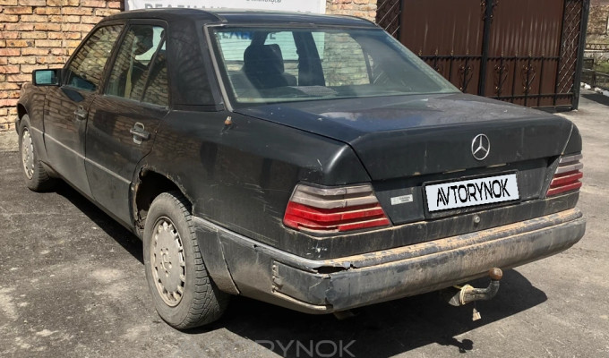 Mercedes-Benz E-Класс 1992 года