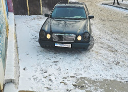 Mercedes-Benz E-Класс 1998 года