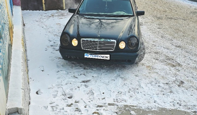 Mercedes-Benz E-Класс 1998 года