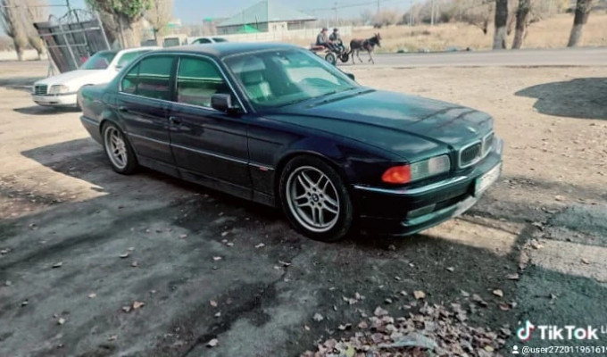 BMW 7 серия 1998 года