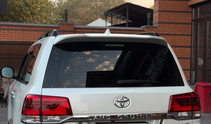 Toyota Land Cruiser 2021 года