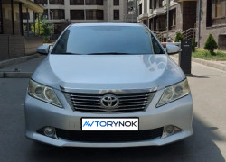 Toyota Camry 2013 года