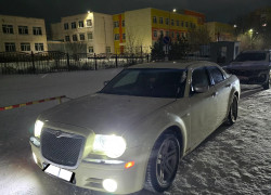 Chrysler 300C 2005 года