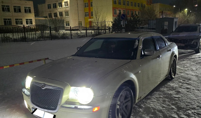 Chrysler 300C 2005 года