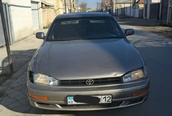 Toyota Camry 1992 года