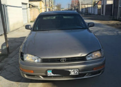Toyota Camry 1992 года
