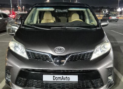 Toyota Sienna 2010 года