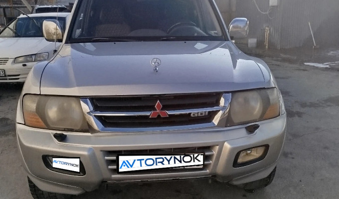 Mitsubishi Pajero 2000 года