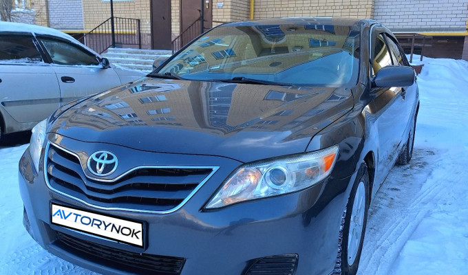Toyota Camry 2011 года