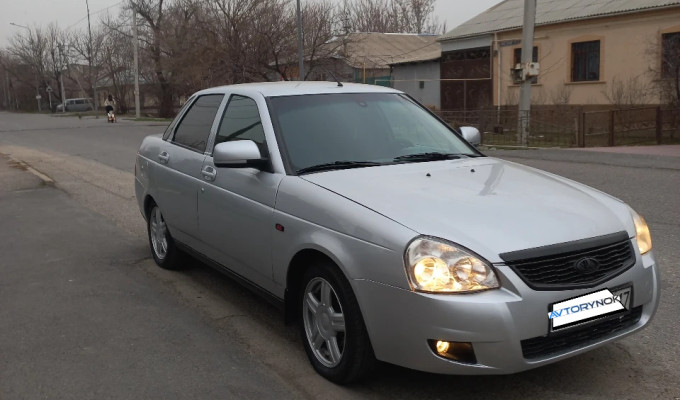 ВАЗ (Lada) Priora 2013 года