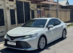 Toyota Camry 2019 года