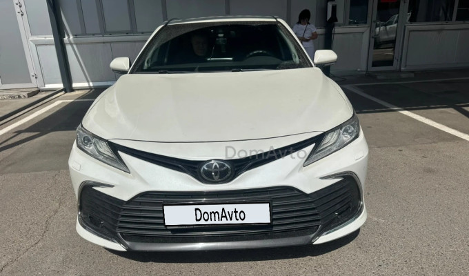 Toyota Camry 2021 года