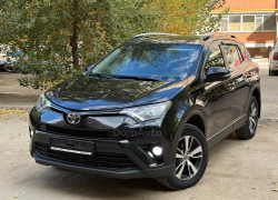 Toyota RAV4 2015 года
