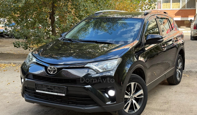 Toyota RAV4 2015 года