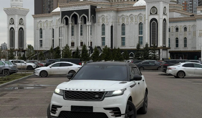 Land Rover Range Rover Velar 2018 года
