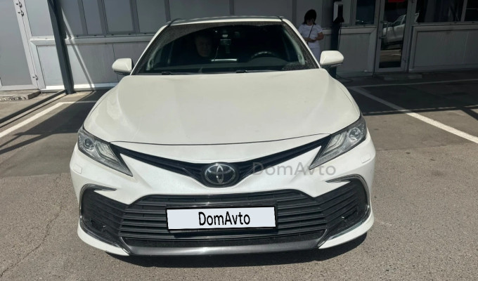Toyota Camry 2021 года
