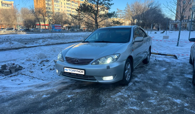 Toyota Camry 2004 года