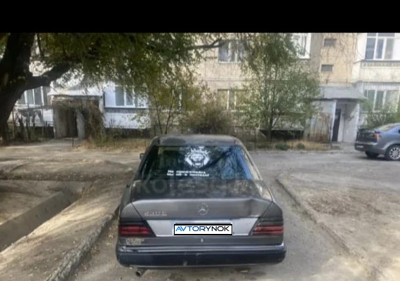 Mercedes-Benz E-Класс 1992 года