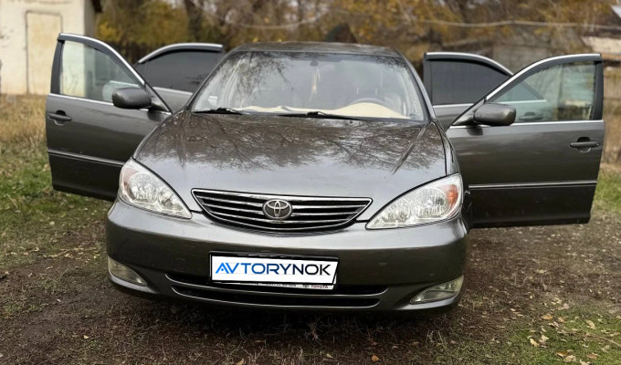 Toyota Camry 2002 года