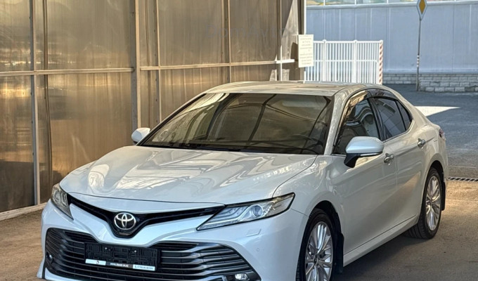 Toyota Camry 2018 года